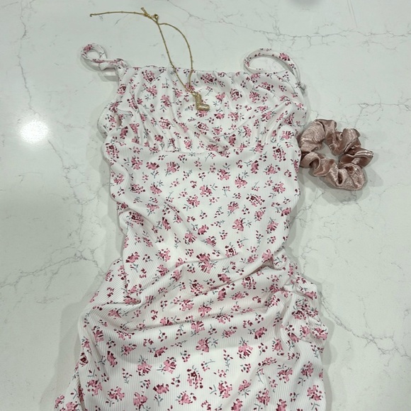 Dresses & Skirts - Ruched bodycon dress Size xs